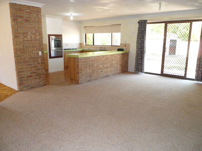 2 Lark Court, Yangebup WA 6164