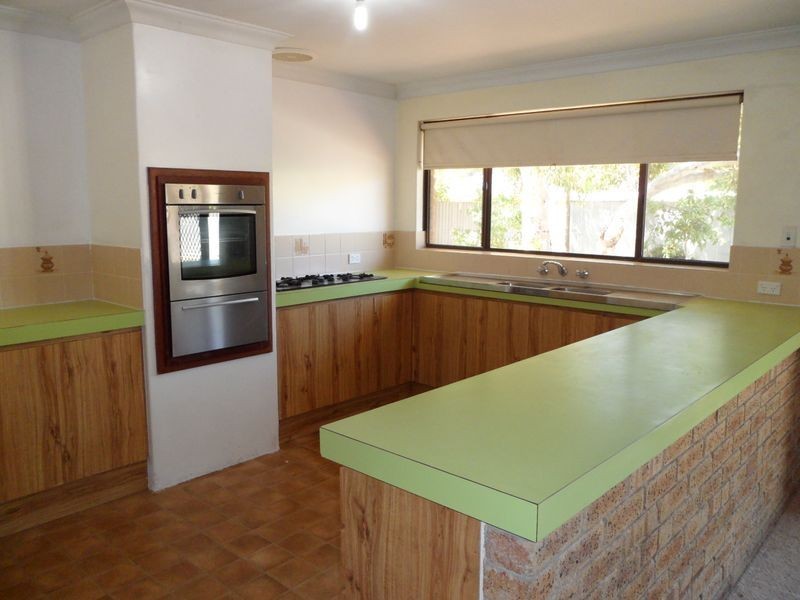 2 Lark Court, Yangebup WA 6164