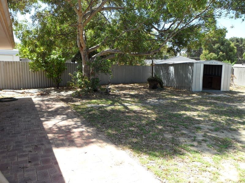 2 Lark Court, Yangebup WA 6164