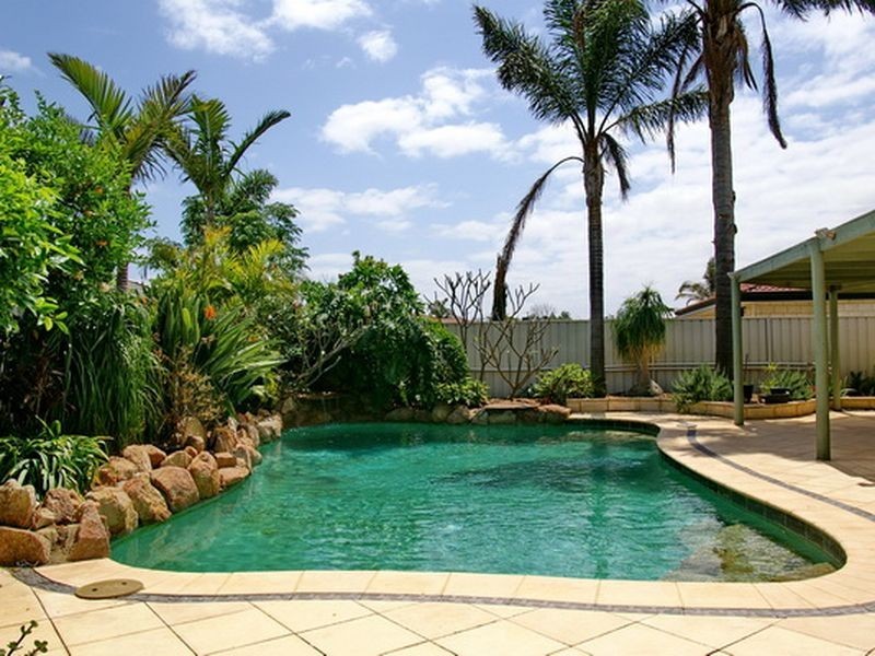 18 Freshwater Drive, Atwell WA 6164