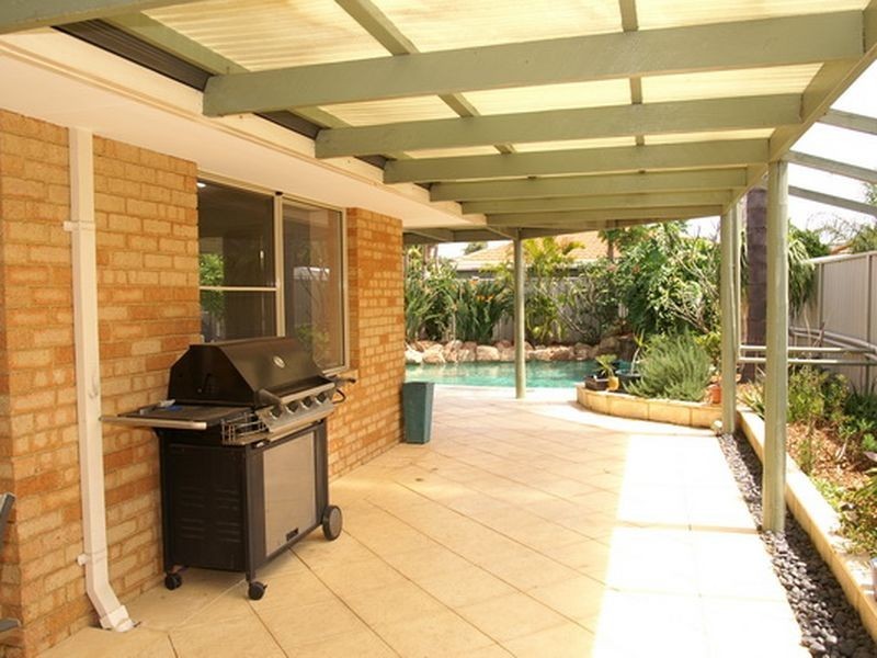 18 Freshwater Drive, Atwell WA 6164