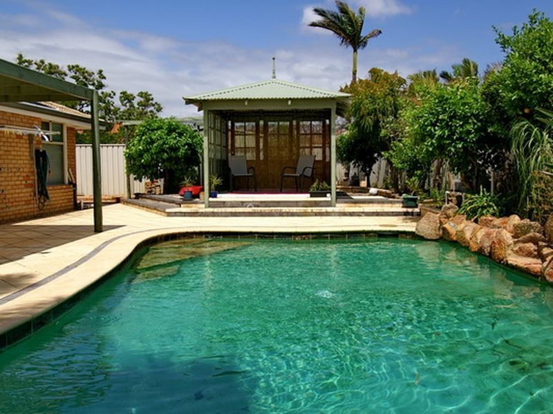 18 Freshwater Drive, Atwell WA 6164