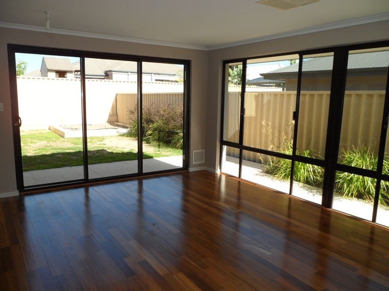 53 Chivalry Way, Atwell WA 6164