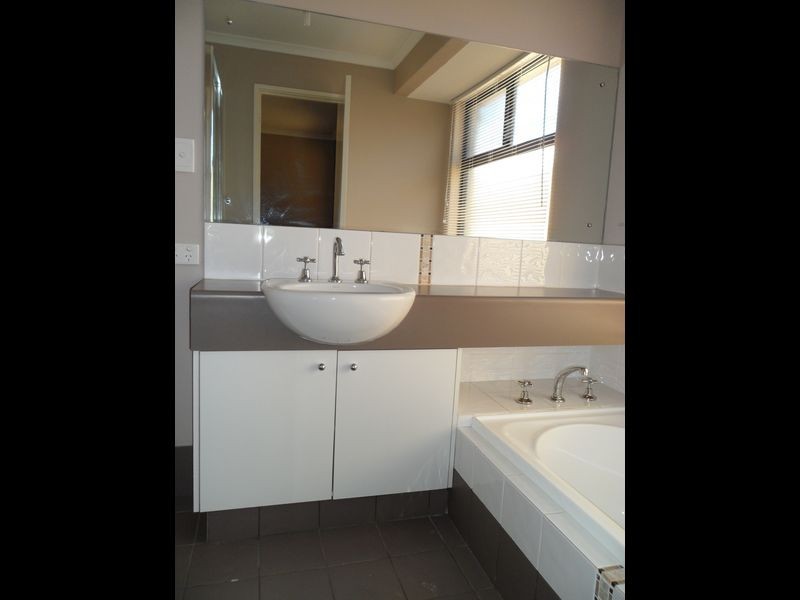 53 Chivalry Way, Atwell WA 6164