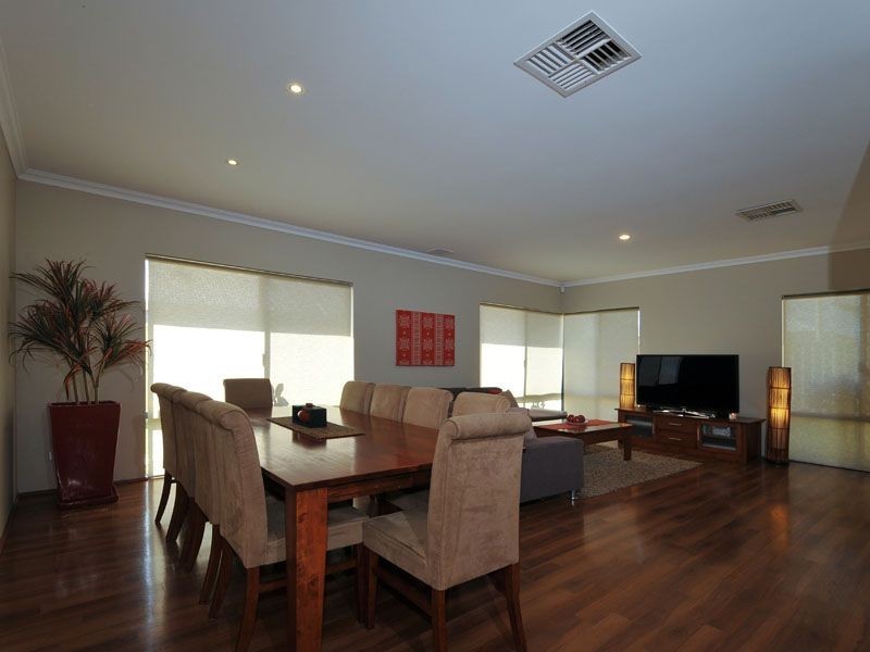 11 Aurora Drive, Atwell WA 6164