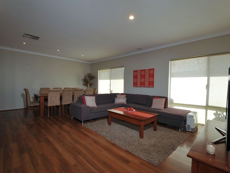 11 Aurora Drive, Atwell WA 6164