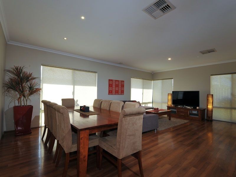 11 Aurora Drive, Atwell WA 6164