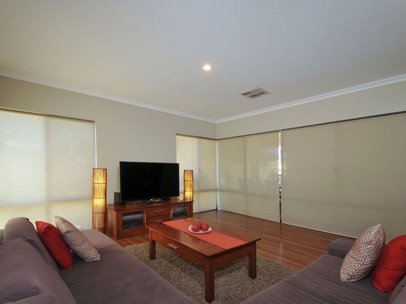 11 Aurora Drive, Atwell WA 6164