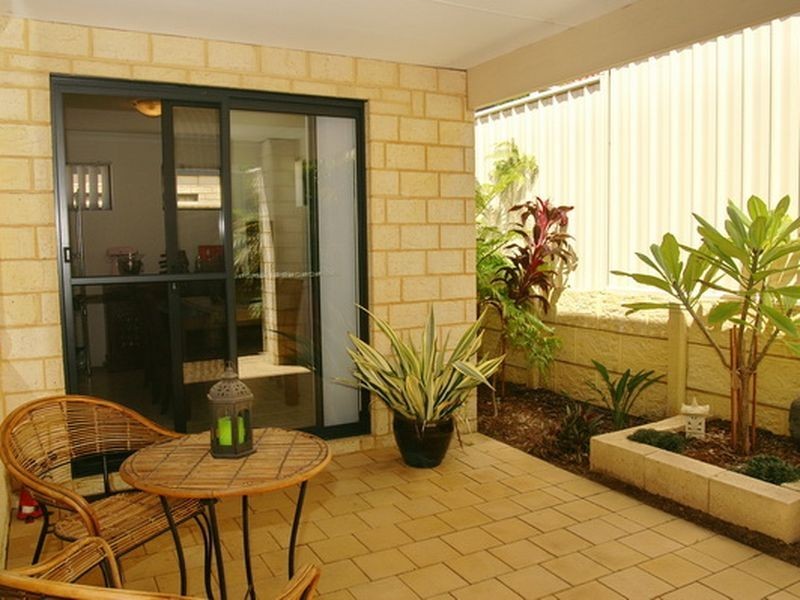 18/35 Barfield Raod, Hammond Park WA 6164