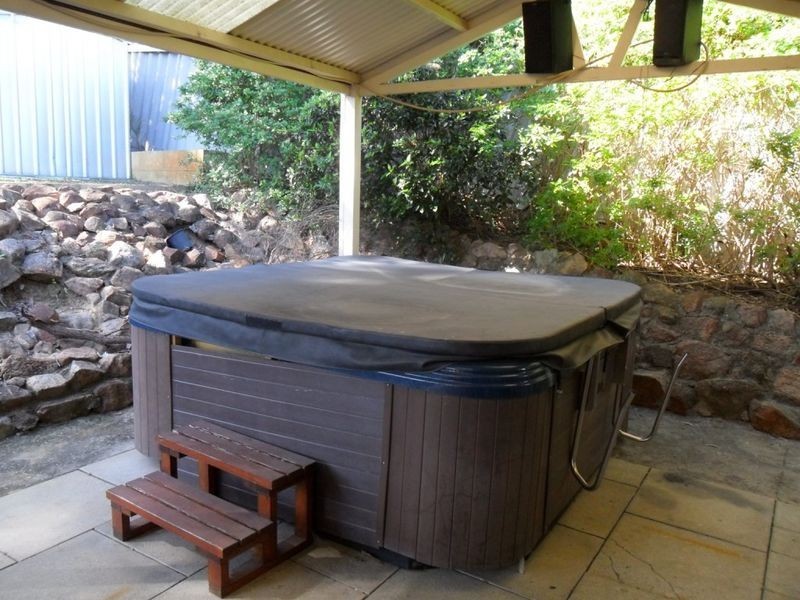 8 Conigrave Road, Yangebup WA 6164