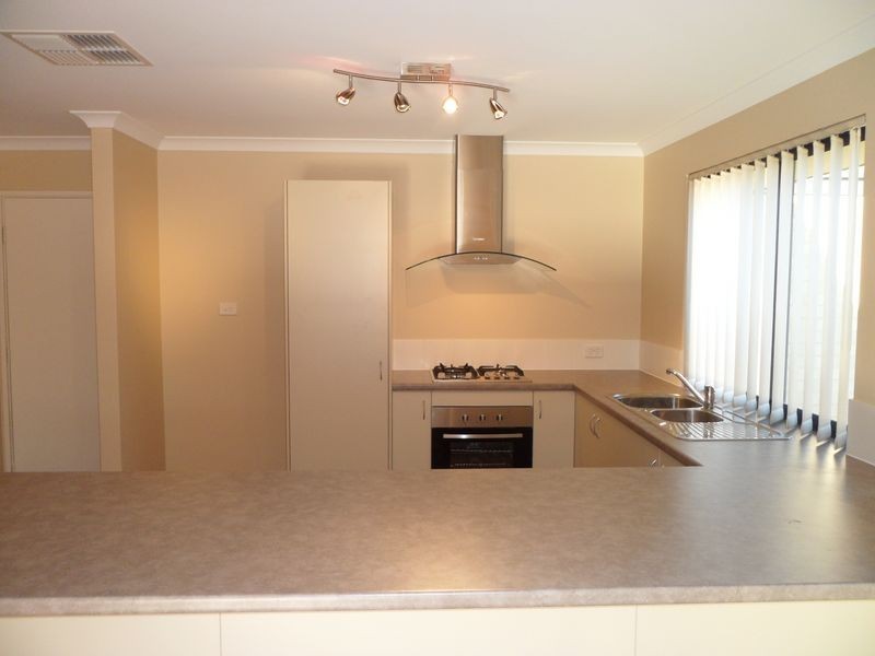 16 Calneggia Drive, Darling Downs WA 6122