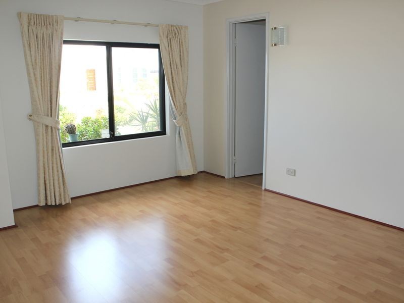 16 Harmony Avenue, Atwell WA 6164