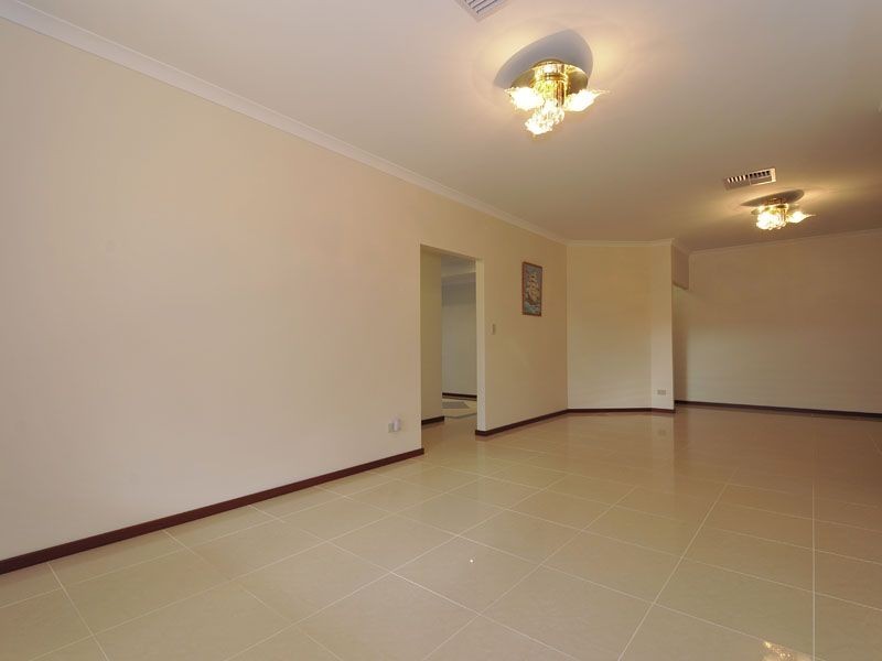 16 Harmony Avenue, Atwell WA 6164