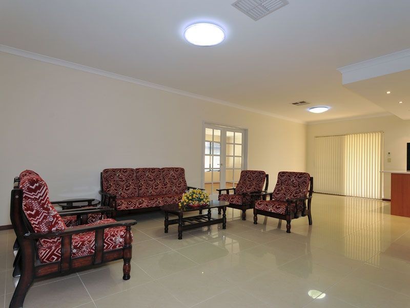 16 Harmony Avenue, Atwell WA 6164