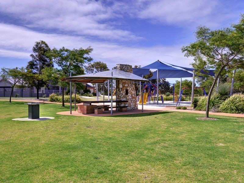 18 Brindabella Avenue, Aubin Grove WA 6164