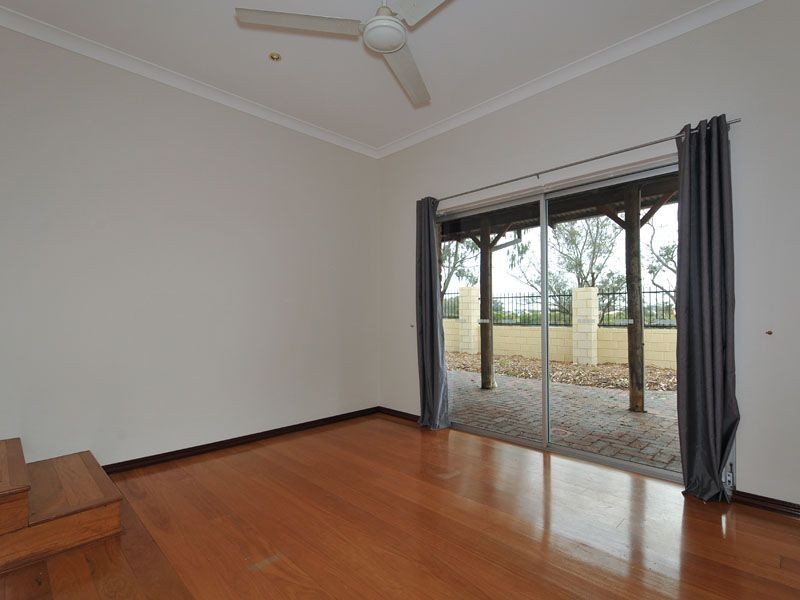 46 Mariposa Gardens, Success WA 6164