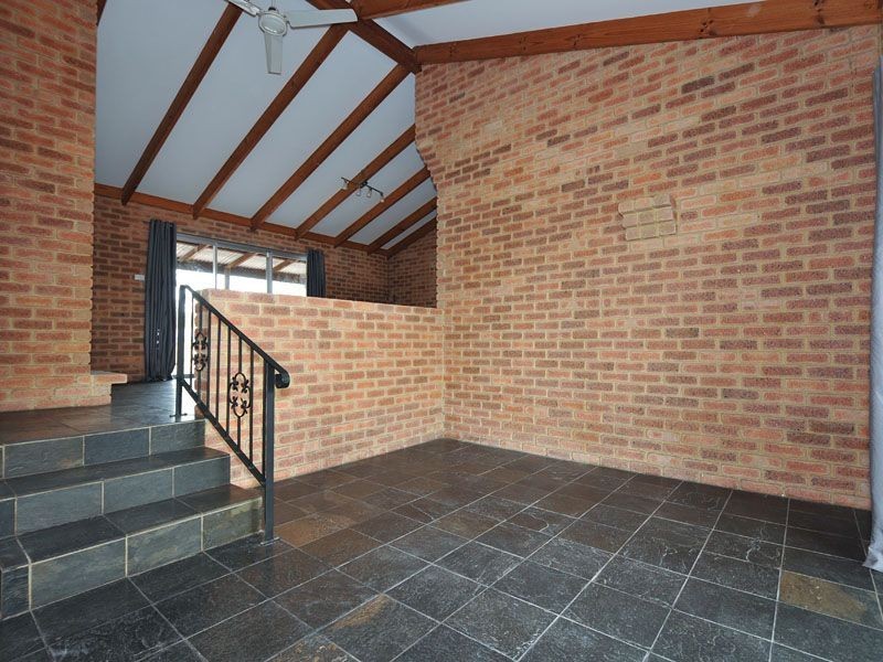 46 Mariposa Gardens, Success WA 6164