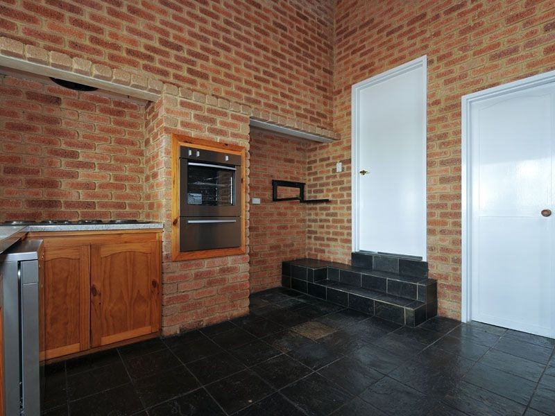 46 Mariposa Gardens, Success WA 6164