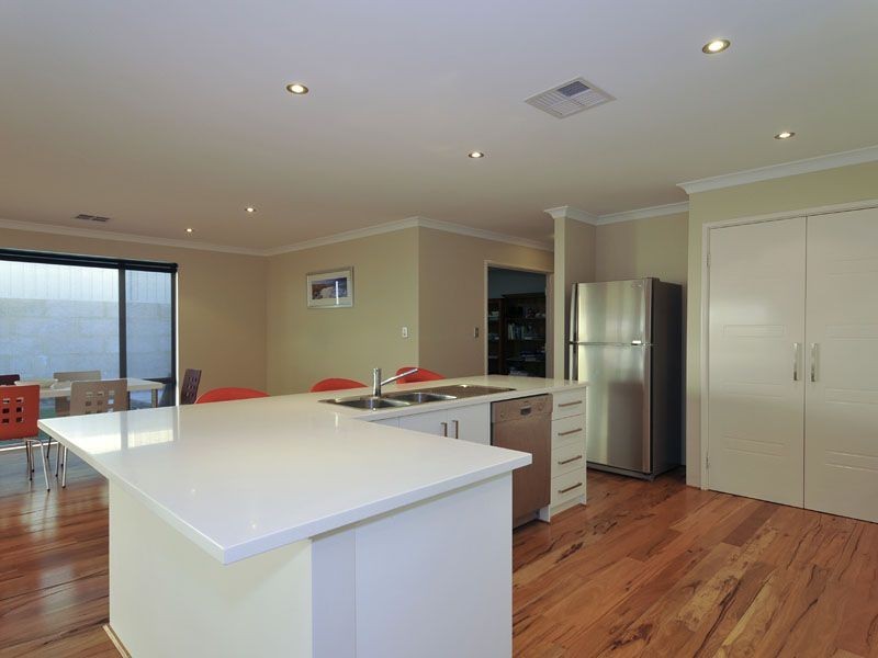 6 Bafile Lane, Beeliar WA 6164
