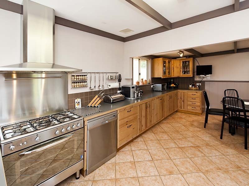 93 Holmes Road, Munster WA 6166