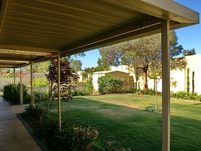 18 Nagambie Close, South Lake WA 6164