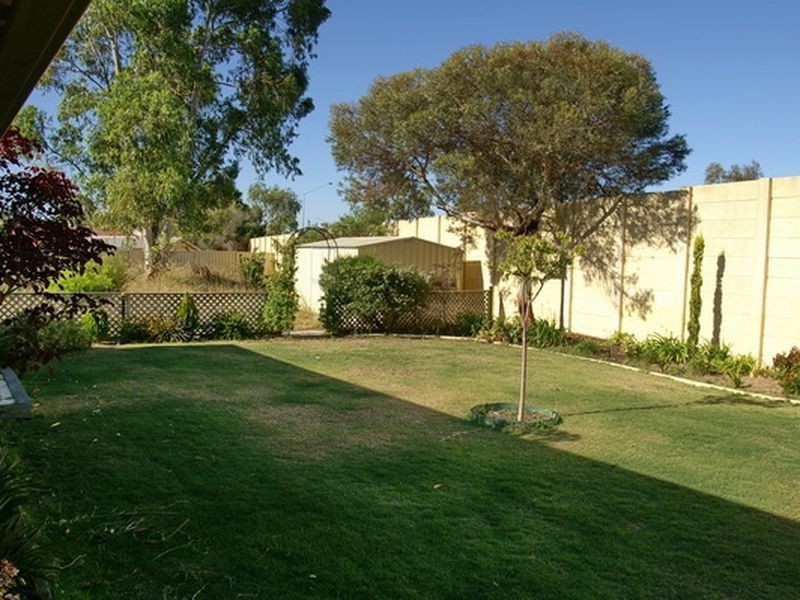 18 Nagambie Close, South Lake WA 6164