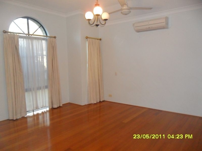 16 Kooralbyn Valley Crescent, Jandakot WA 6164