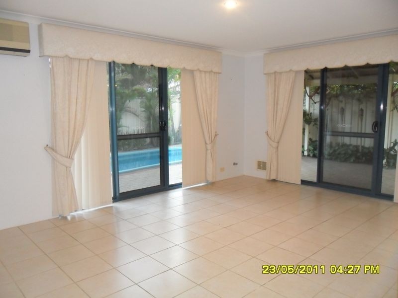 16 Kooralbyn Valley Crescent, Jandakot WA 6164