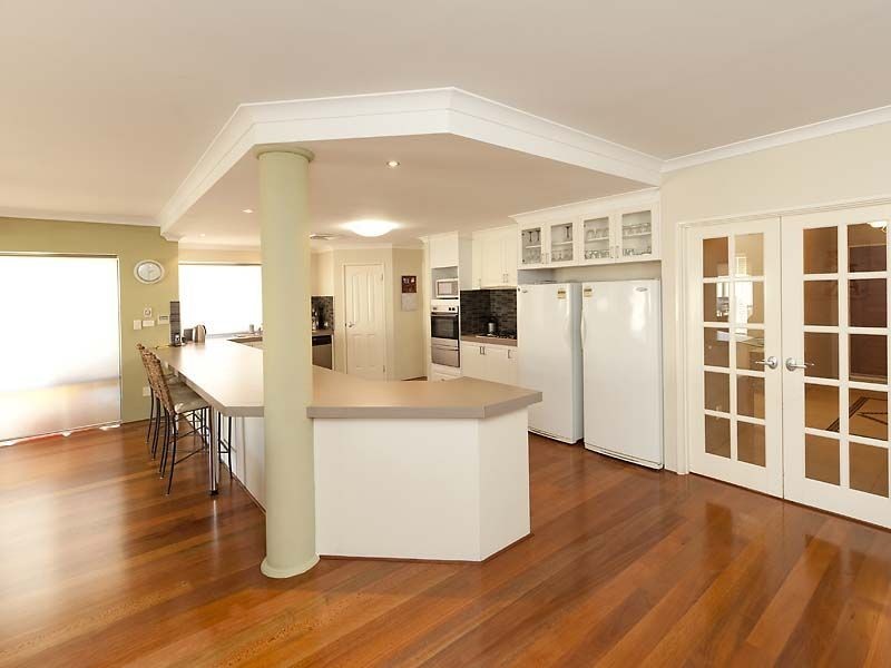 19 The Lakes Boulevard, Jandakot WA 6164