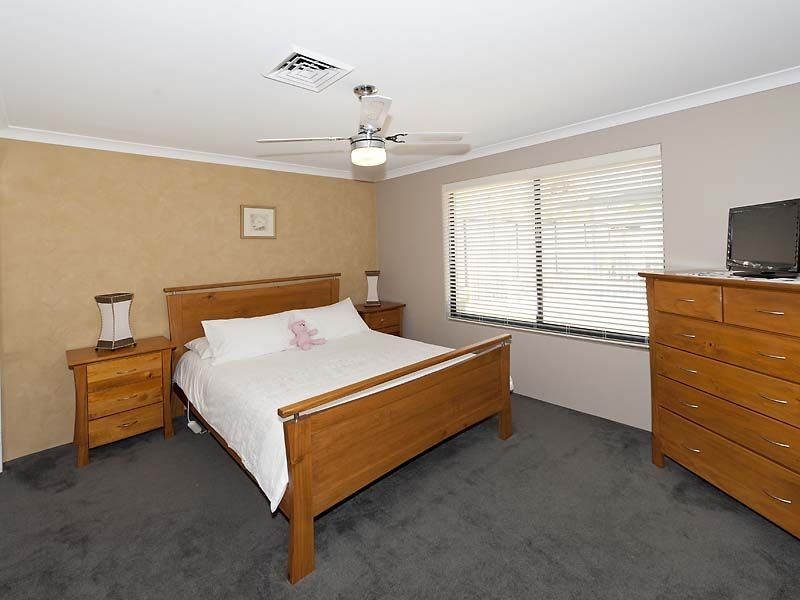 19 The Lakes Boulevard, Jandakot WA 6164