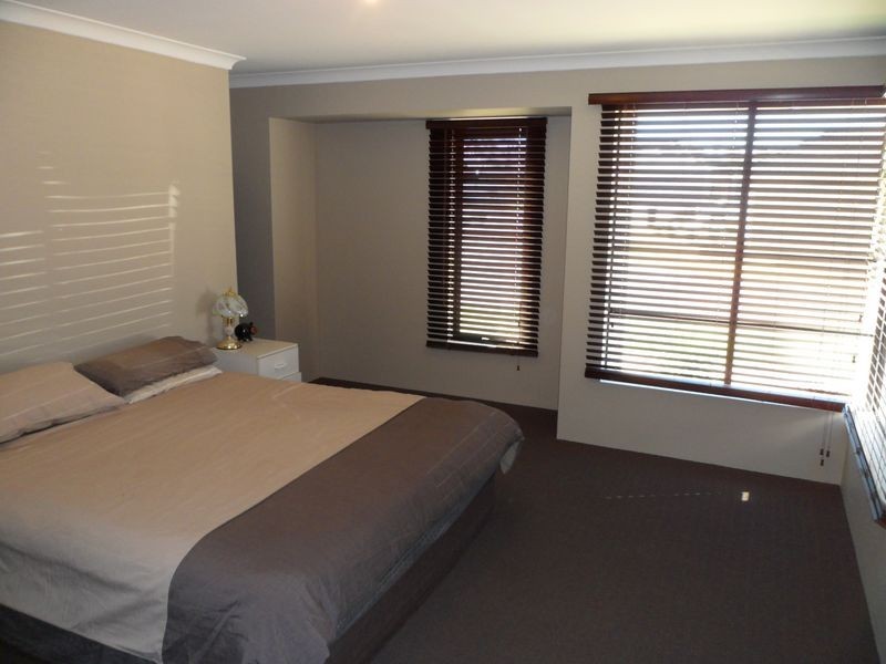 16 Spruce Terrace, Aubin Grove WA 6164