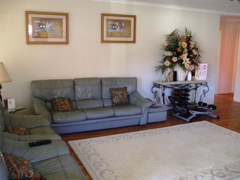 16 Caroline Crescent, Bertram WA 6167