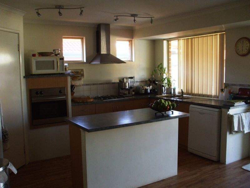 16 Caroline Crescent, Bertram WA 6167