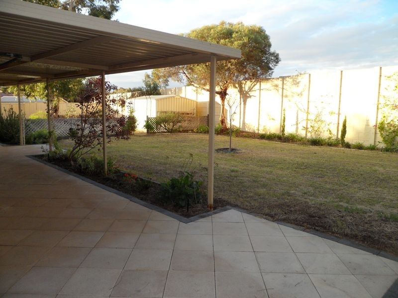 18 Nagambie Close, South Lake WA 6164