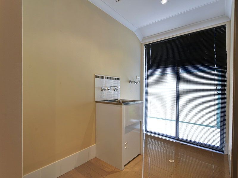 48 Macquarie Boulevard, Hammond Park WA 6164