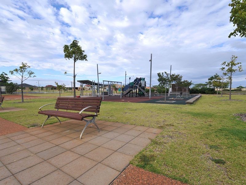 48 Macquarie Boulevard, Hammond Park WA 6164