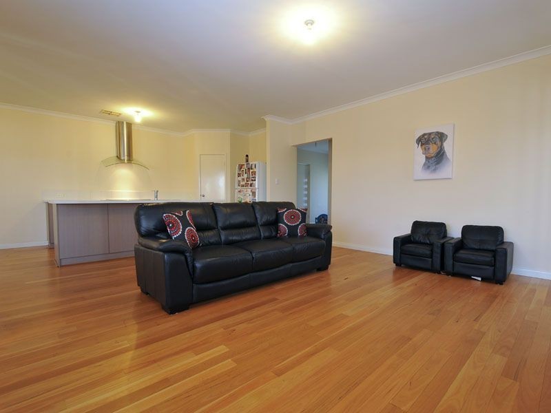 4 Versailles Parkway, Aubin Grove WA 6164