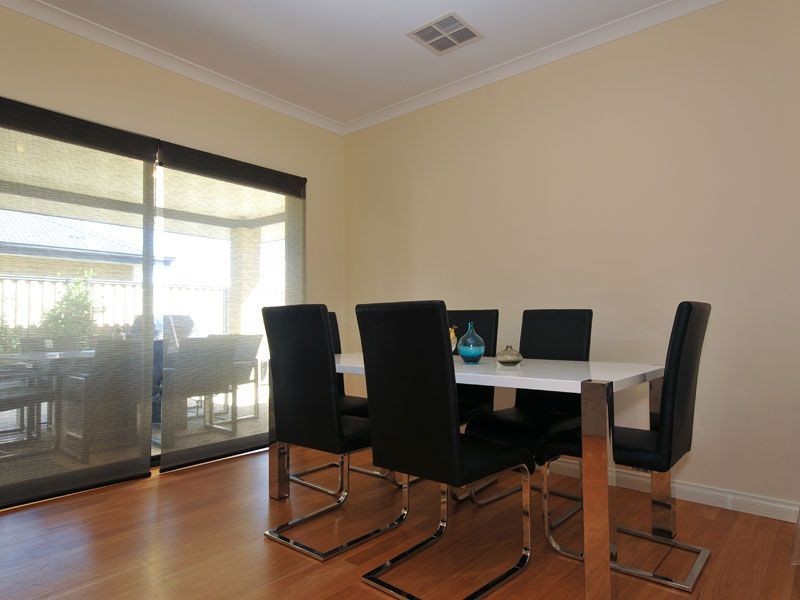 4 Versailles Parkway, Aubin Grove WA 6164