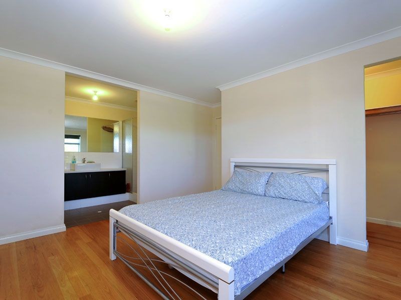 4 Versailles Parkway, Aubin Grove WA 6164