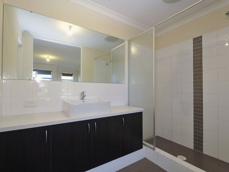 4 Versailles Parkway, Aubin Grove WA 6164