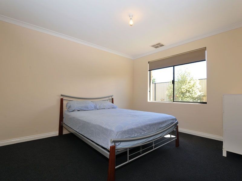 4 Versailles Parkway, Aubin Grove WA 6164