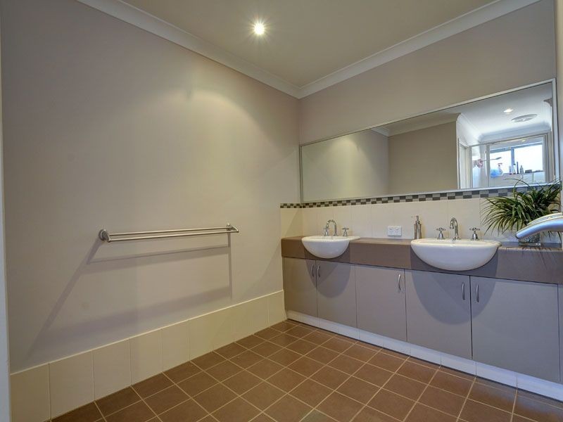 34 Sanguine Way, Atwell WA 6164