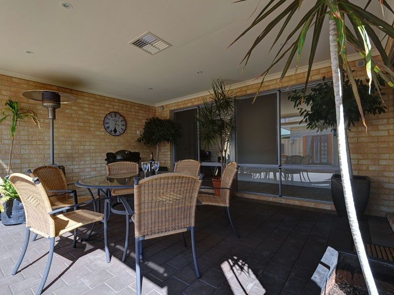 34 Sanguine Way, Atwell WA 6164