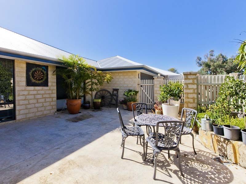 5 Harvest Lakes Boulevard, Atwell WA 6164