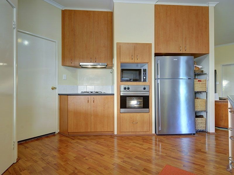 26 Avon Crescent, Atwell WA 6164