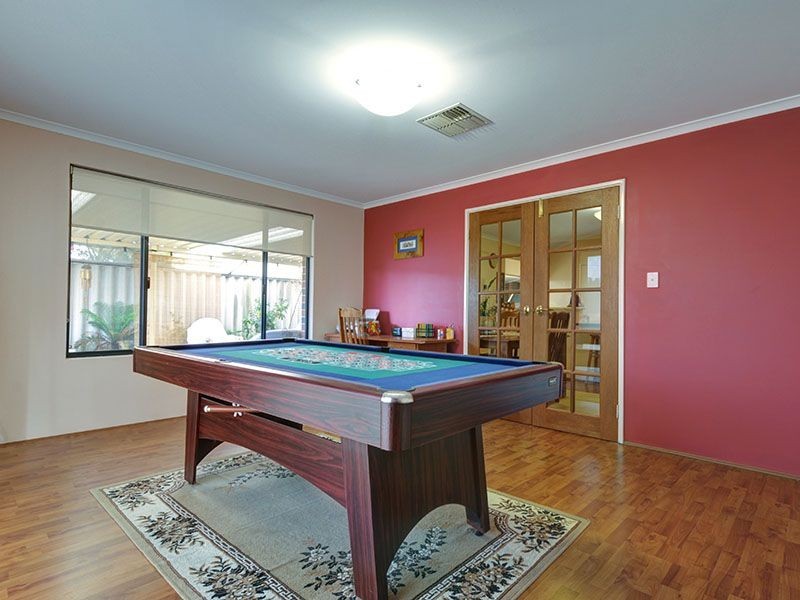 26 Avon Crescent, Atwell WA 6164