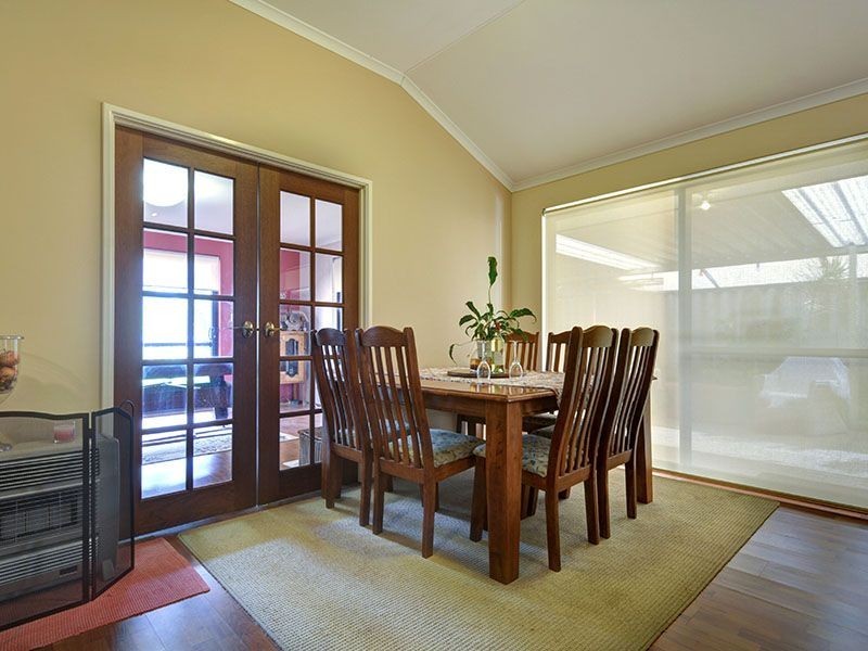26 Avon Crescent, Atwell WA 6164