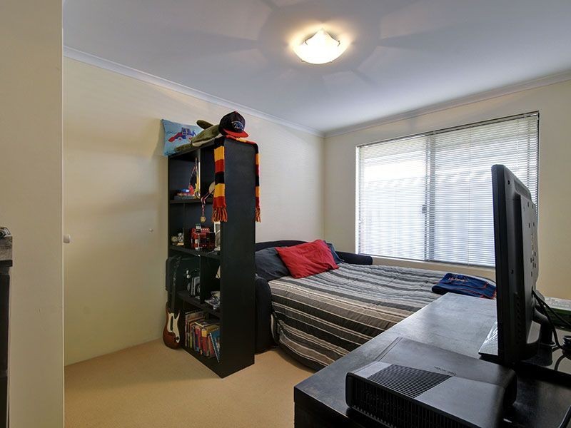 26 Avon Crescent, Atwell WA 6164