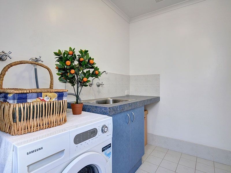 26 Avon Crescent, Atwell WA 6164