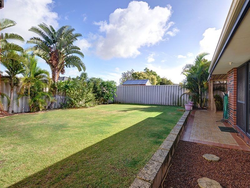 26 Avon Crescent, Atwell WA 6164
